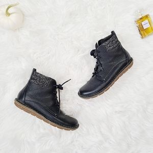 Clarks Collection Genuine Leather Ankle Booties
